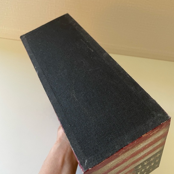 Decorative Wooden American Flag Box with Handles, Weathered Design, 11 x… - Picture 7 of 7